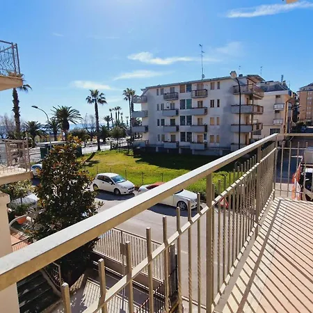 Oslo Apartment, A Pochi Passi Dal Mare Rifa738